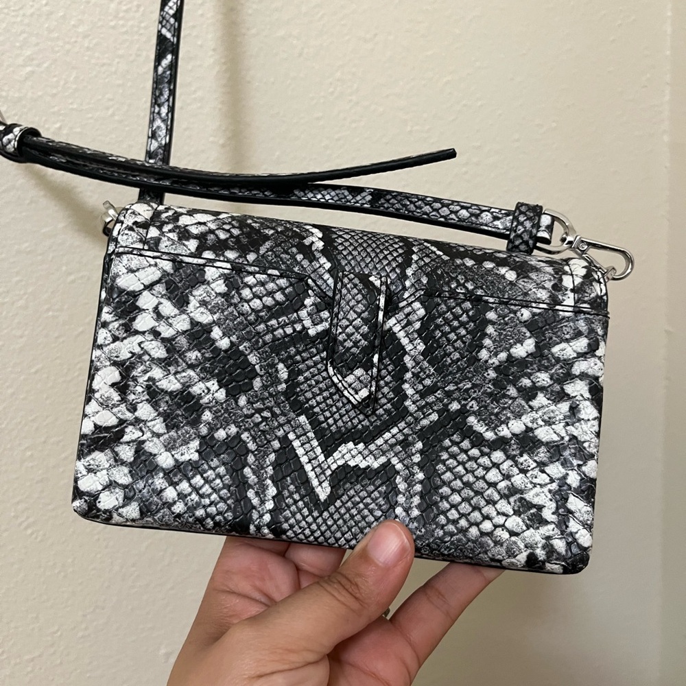 •MICHAEL KORS• Jet Set Charm Small Phone Crossbody Black White Grey Card Slots - Picture 13 of 16
